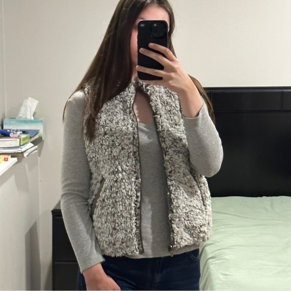 Maurice’s reversible vest